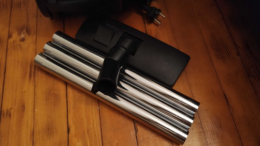 Прахосмукачка LG V-CP743RD