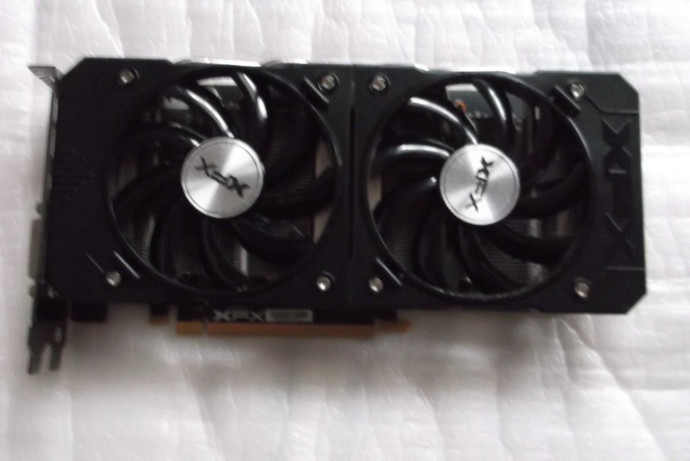 Placa video gaming 2gb ddr5/128 bits Nvidia/Amd