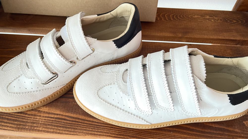 Кожаные кроссовки