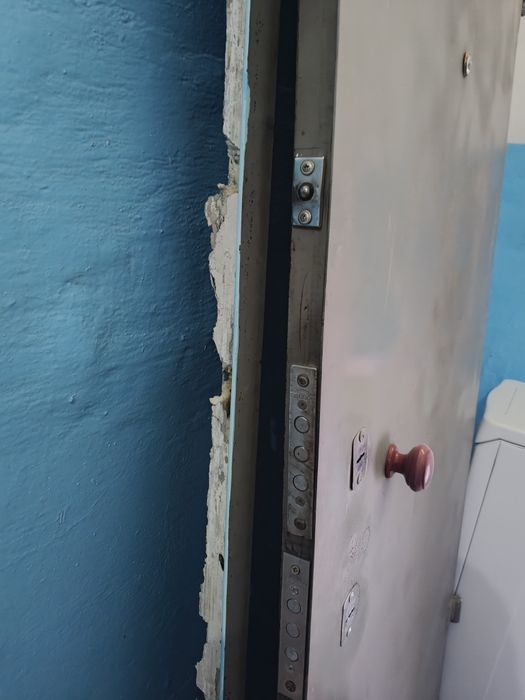 Продаётся входной дверь