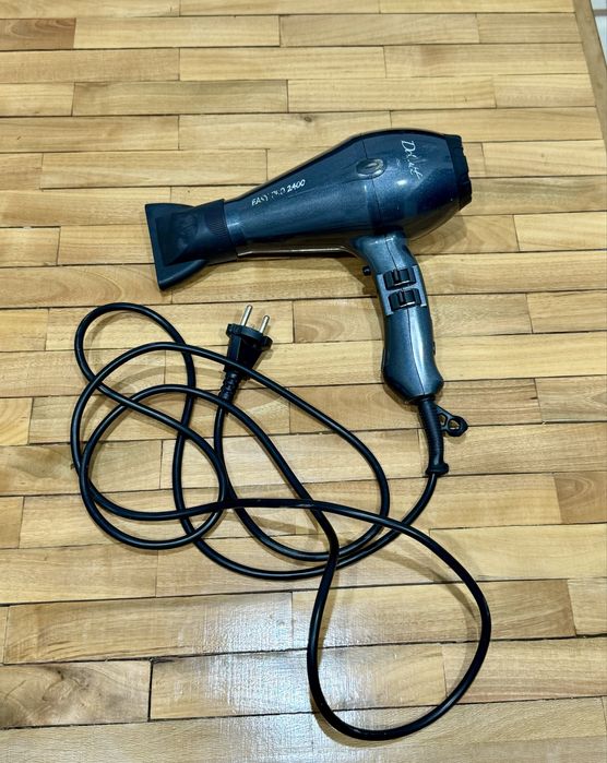 Фен для волос черный