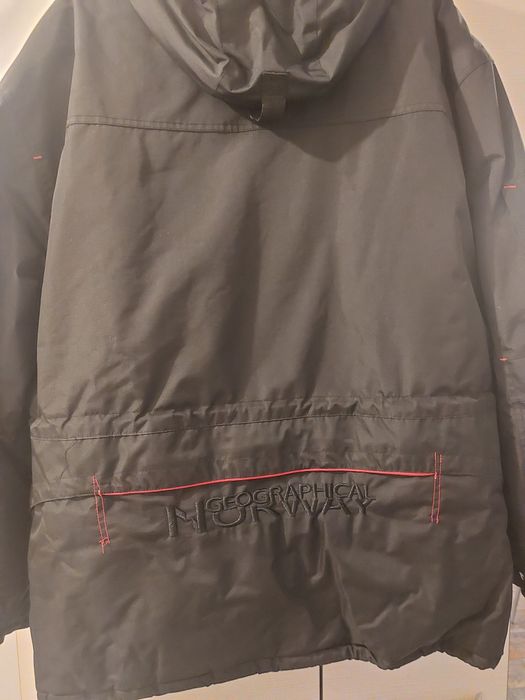 Продавам оригинално мъжко яке ХЛ
