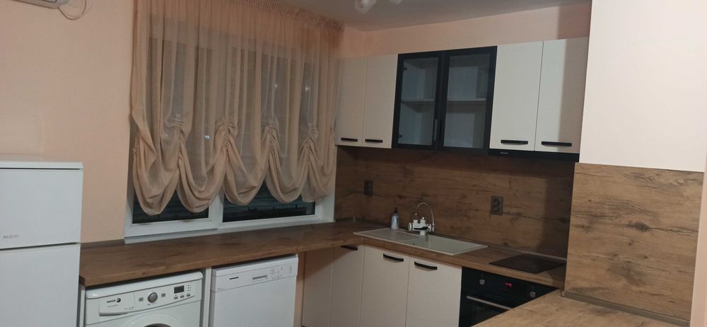 Под наем 3-стаен Коматевски възел