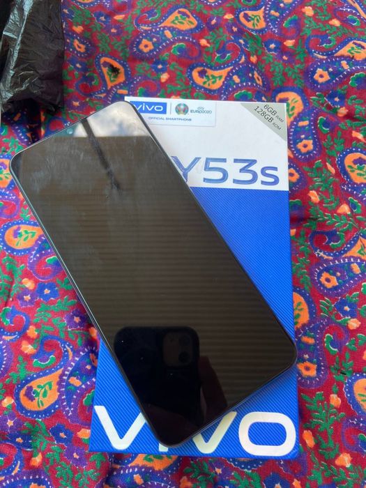 Продается телефон Vivo Y53s
