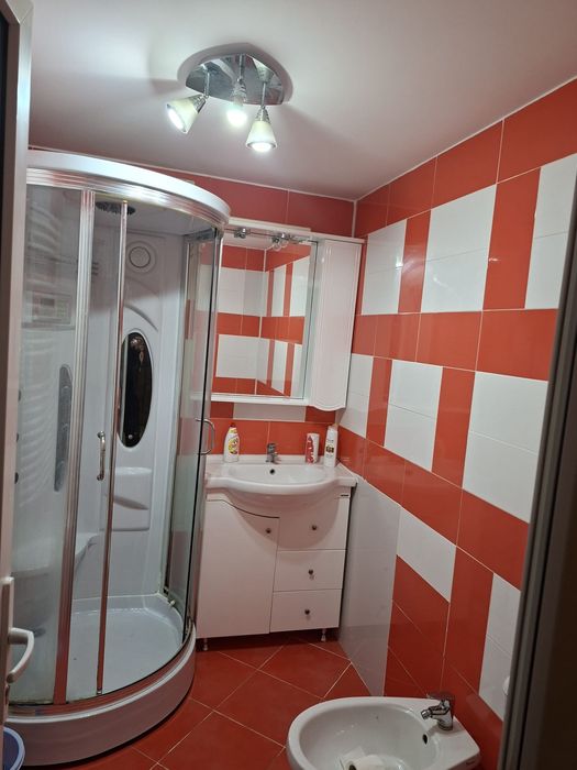 Apartament de închiriat.