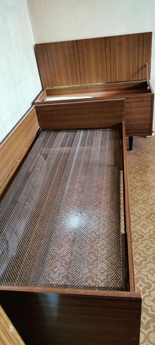 Легла с пружини и ракла