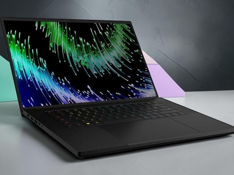 Razer Blade 16" FHD+ 240Hz Core i9-13950H 32GB DDR5 1TB NVMe RTX 4090 16GB