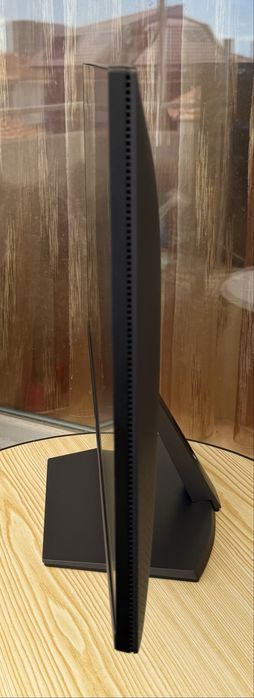 Продавам монитор Dell27