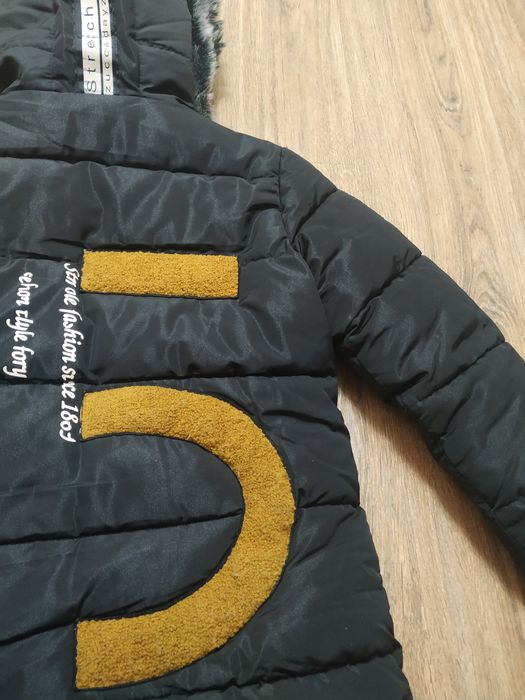 Продам. Зимняя куртка на девочку.