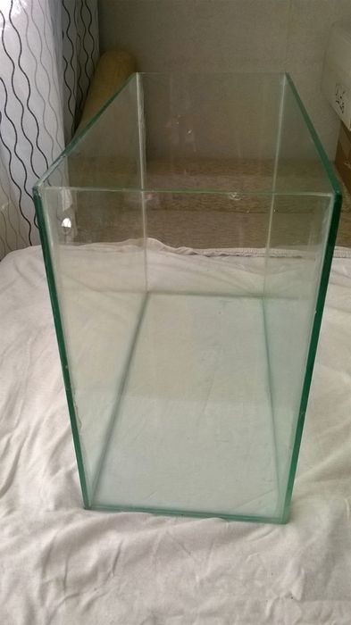 Стъклен аквариум.