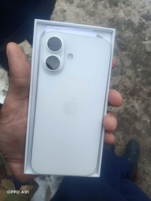 Продам apple  айфон16