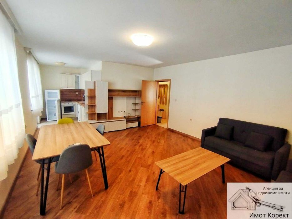 Дава се под наем Тристаен апартамент в Асеновград - 100 кв.м за 420 € - Снимка #1