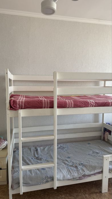 Двухъярусная кровать