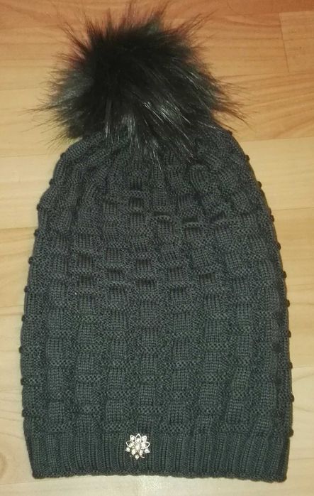 Шапки новые женские