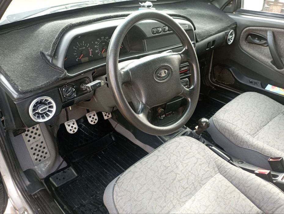 Lada Samara  2115 sotiladi