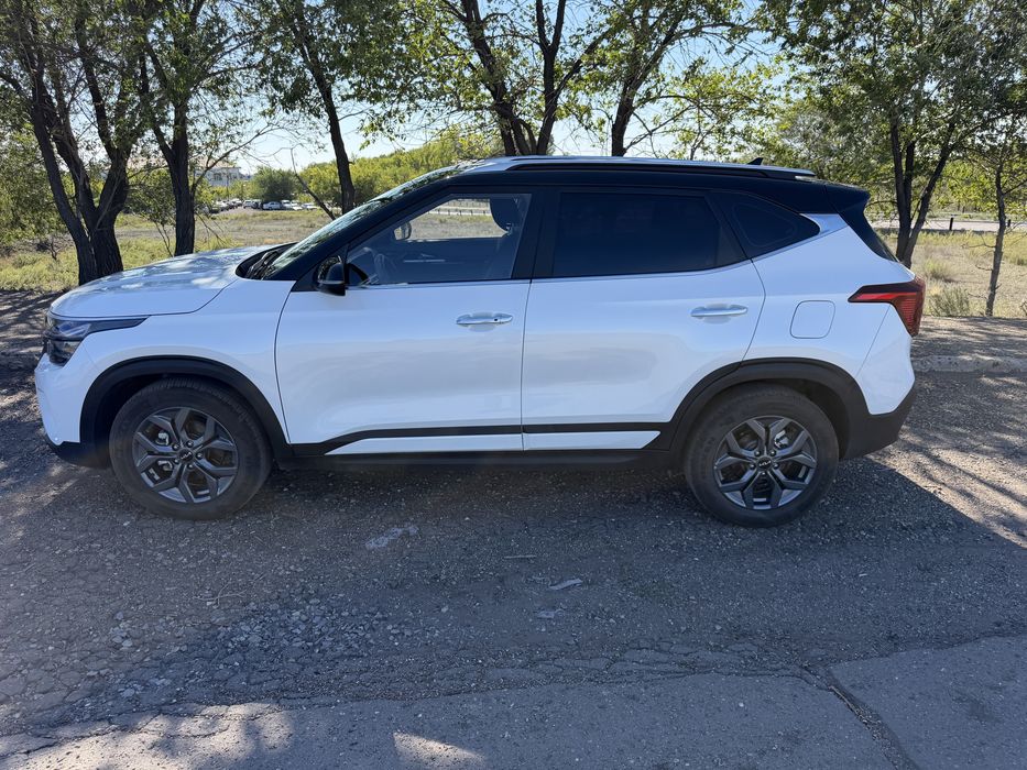 Кия Селтос новая автомашина