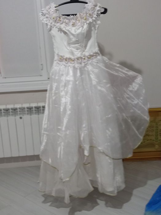 Продам свадебные платья