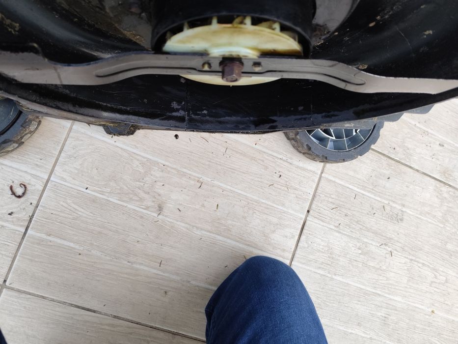 Mașină tuns iarba, gazonul, autotracțiune, baterie Litiu ion