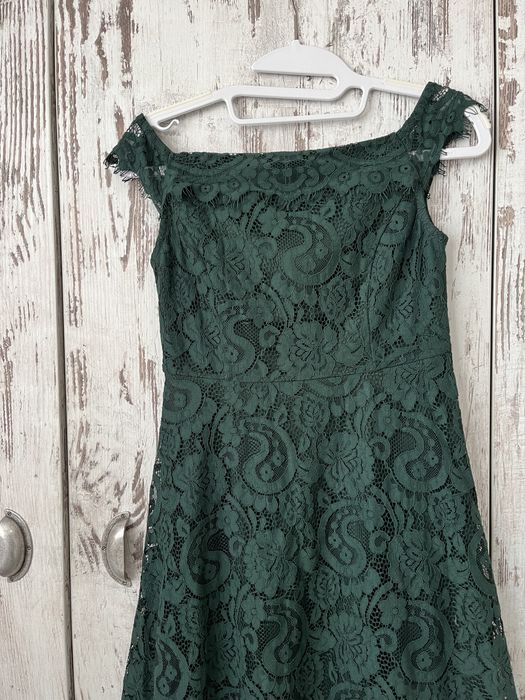 Дантелена вечерна рокля