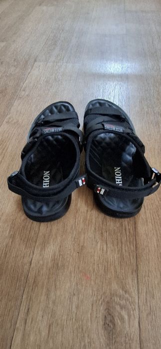 Сандали новые 41 размера