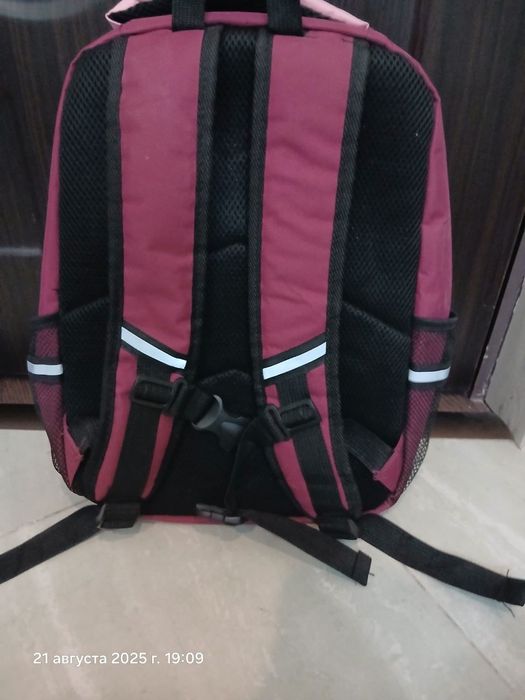 Детский портфель рюкзак в отличном состоянии