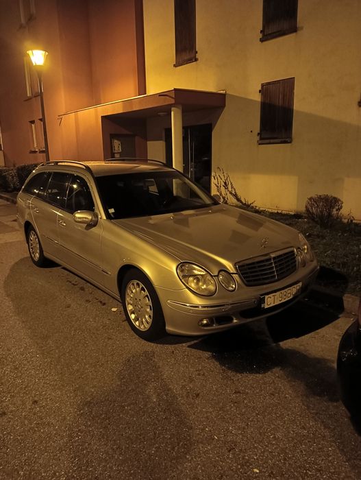 Vând Mercedes Benz e clase