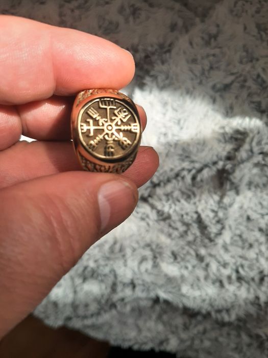 Vând inel din inox suflat cu aur