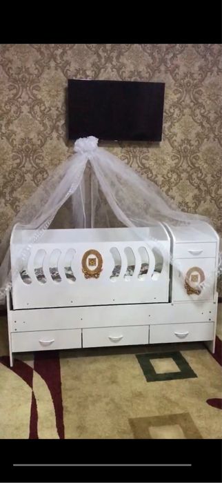 Detskiy krovat sostayaniy kak noviy