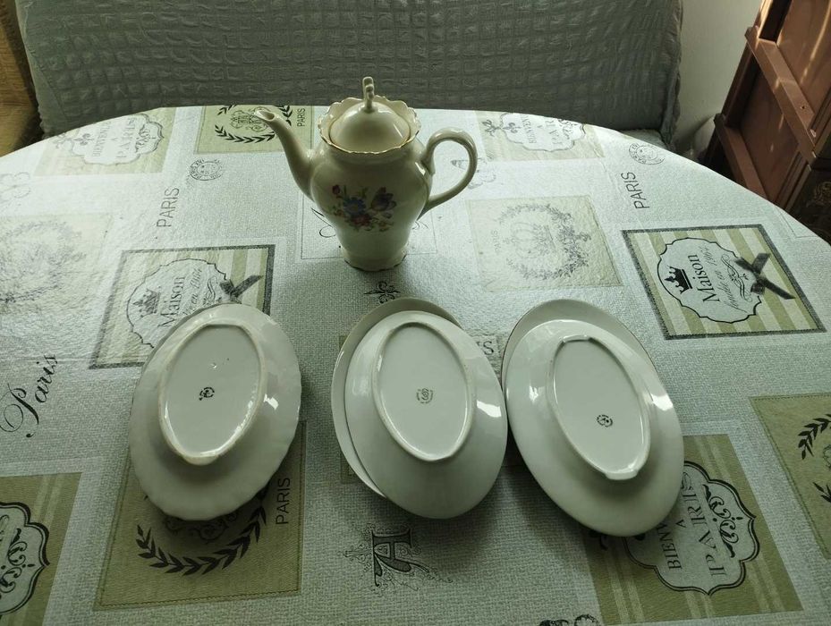 Порцеланови чинии