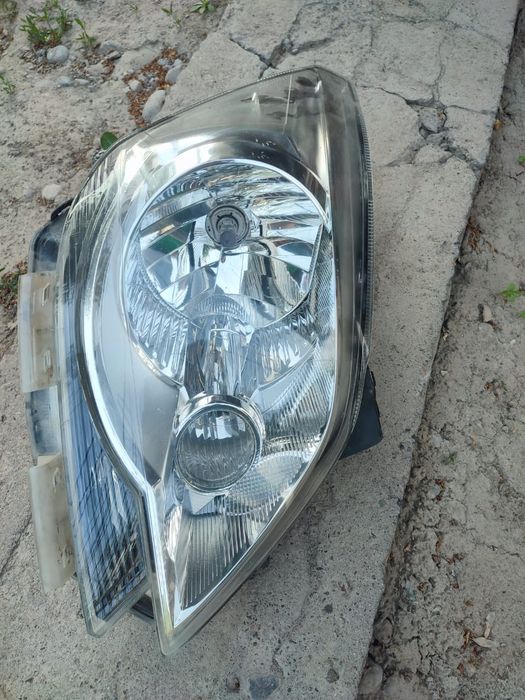 Продам фару правую на шевролет кобальт