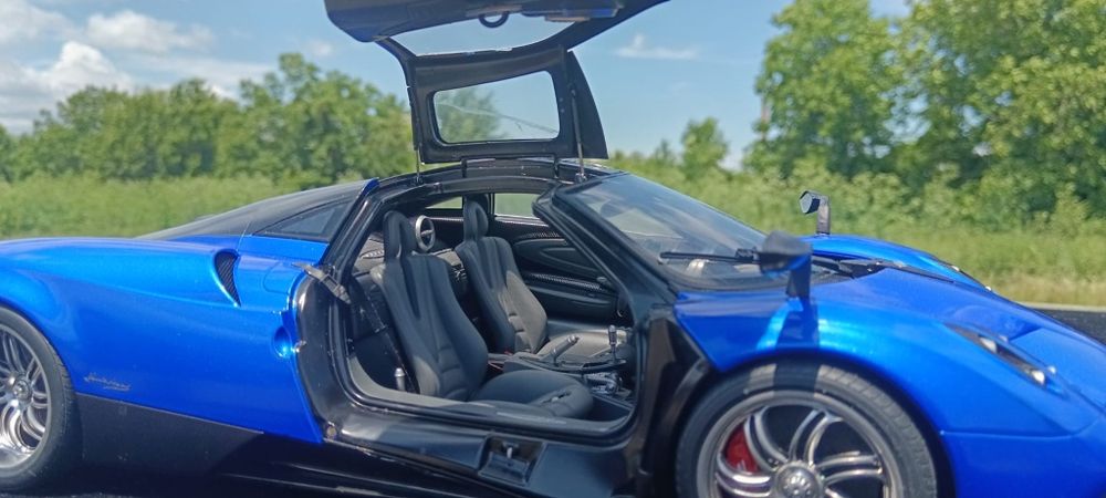 Pagani Huayra autoart