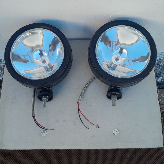 Прожектр в отличном состоянии 2 шт