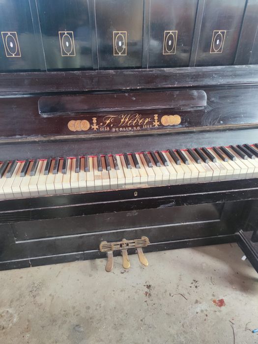 Pianina F. Weber 1880