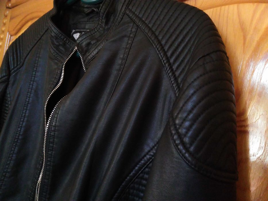 Дамско кожено яке