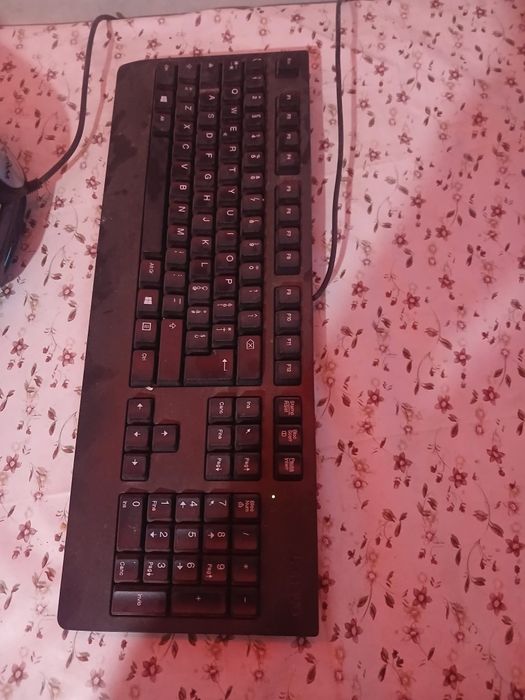 Vând PC în stare de funcționabil