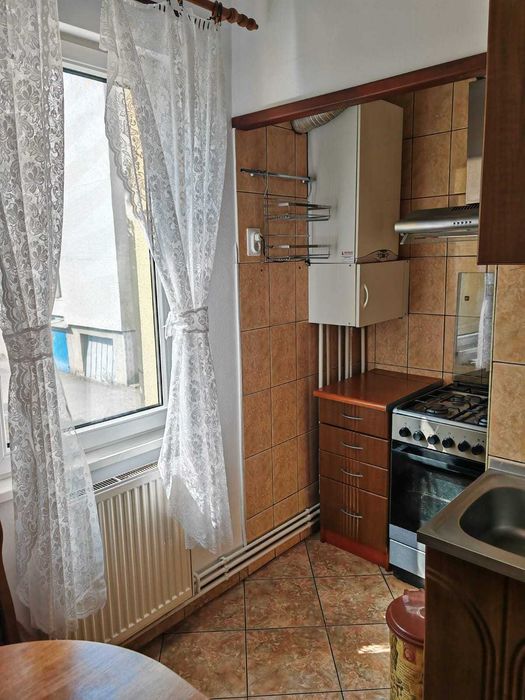Inchirierez apartament 3 camere in Tudor
