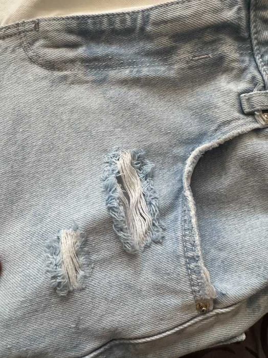 Къси дънкови панталонки Bershka