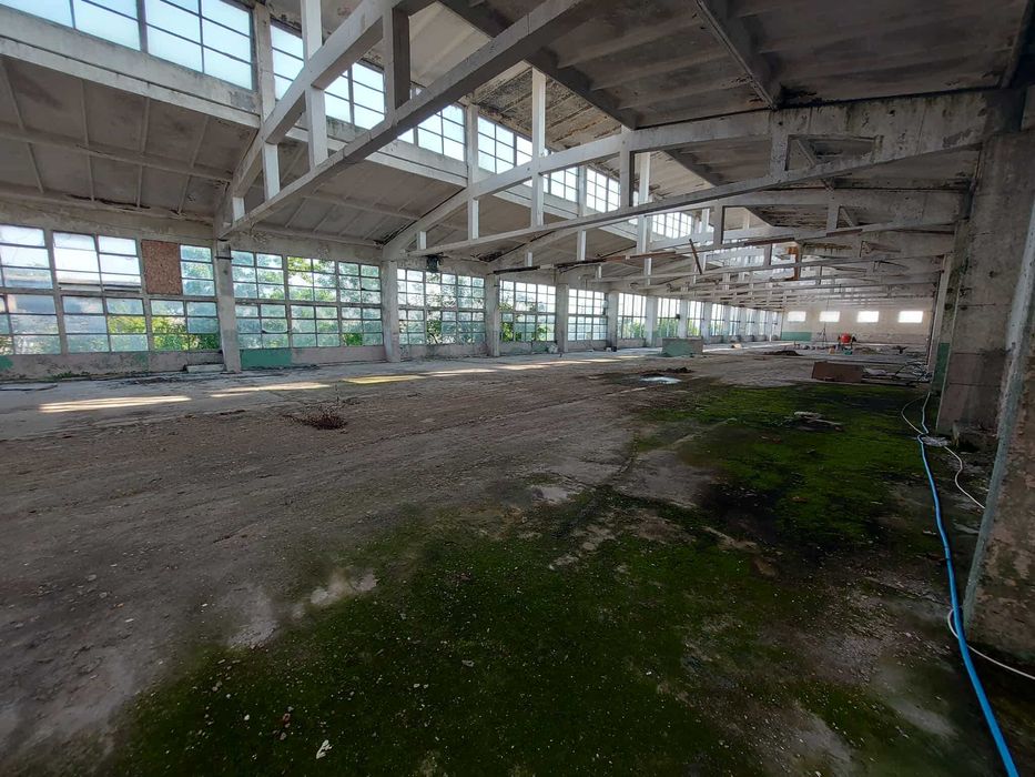 Продава се Промишлена сграда в Търговище, Промишлена зона - 10000 кв.м за 200 €/кв.м - Снимка #2