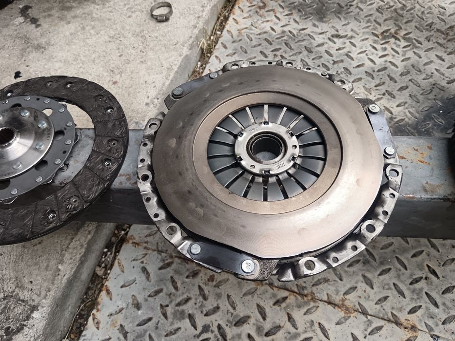 Нов маховик и притескателен диск за Хюндай Санта фе 2.0 дизел 113 к.с.