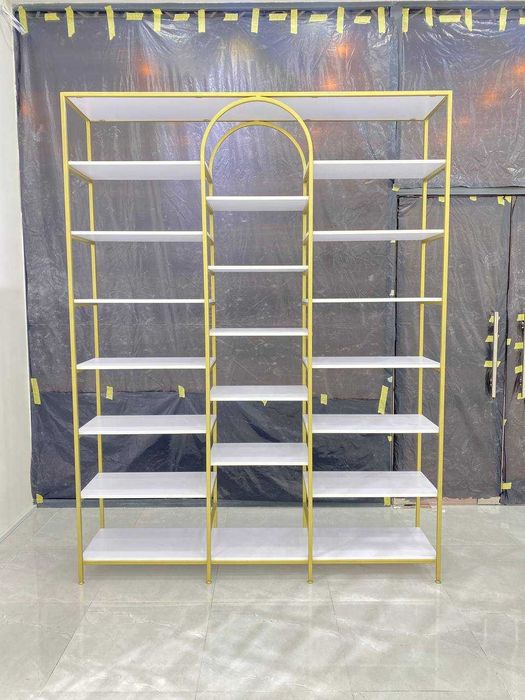 Вешалка, полки, оборудование для магазинов одежды.