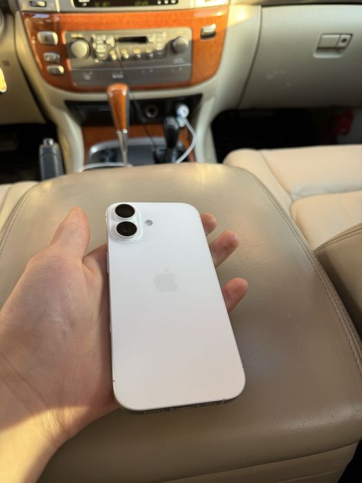 Продам Айфон 17 256гб