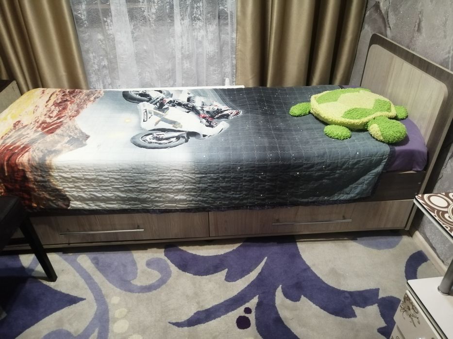 Продам кровать односпальную