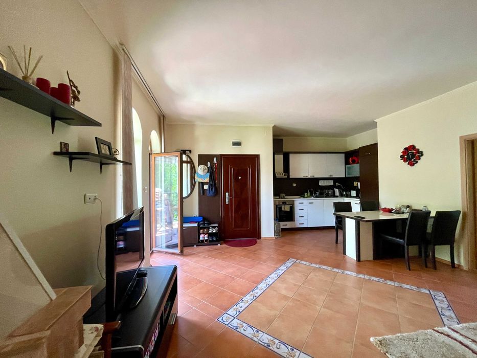 Продава се Двустаен апартамент в к.к. Елените - 74 кв.м за 1014 €/кв.м - Снимка #3