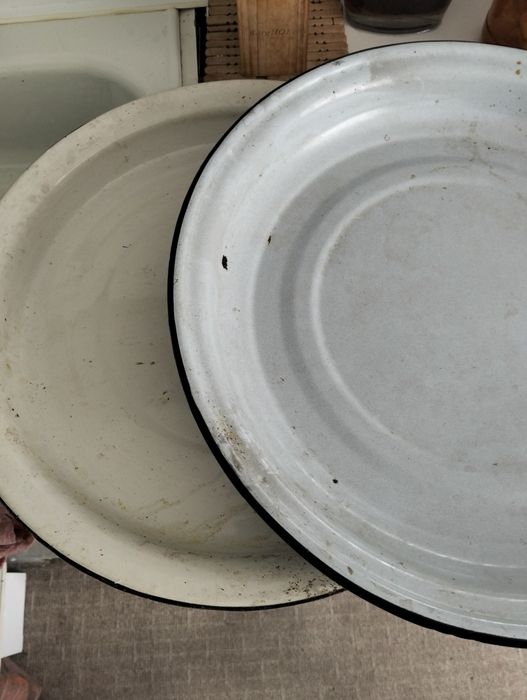 Продам блюдо эмалированное советское