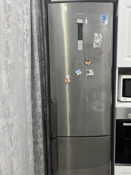 Продам Холодильник Samsung