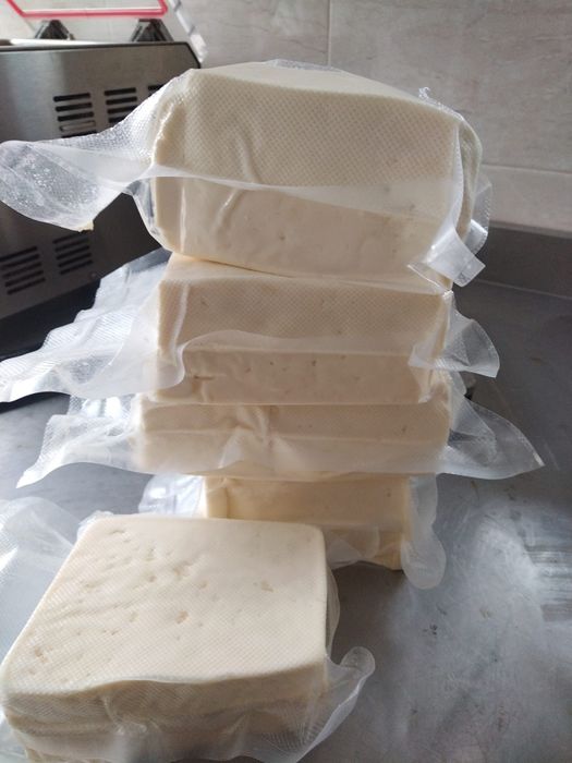 Vând Telemea de vaca