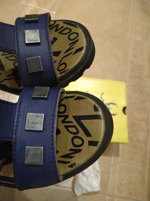 Сандали Fly London