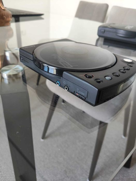 Cd Player portabil de colectie Philips AZ 6892 (Discman)