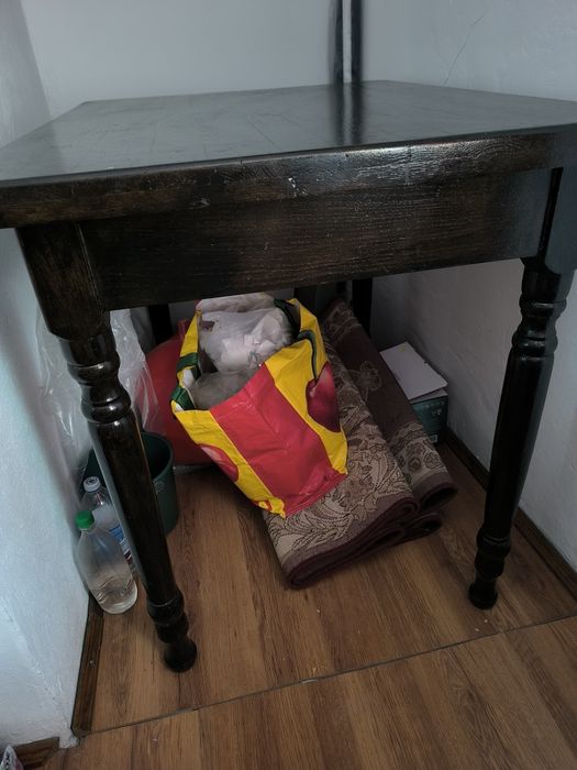 Masă din lemn masiv