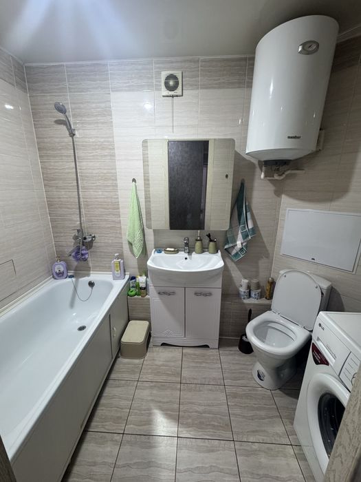 Продам 4х клмнатную квартиру